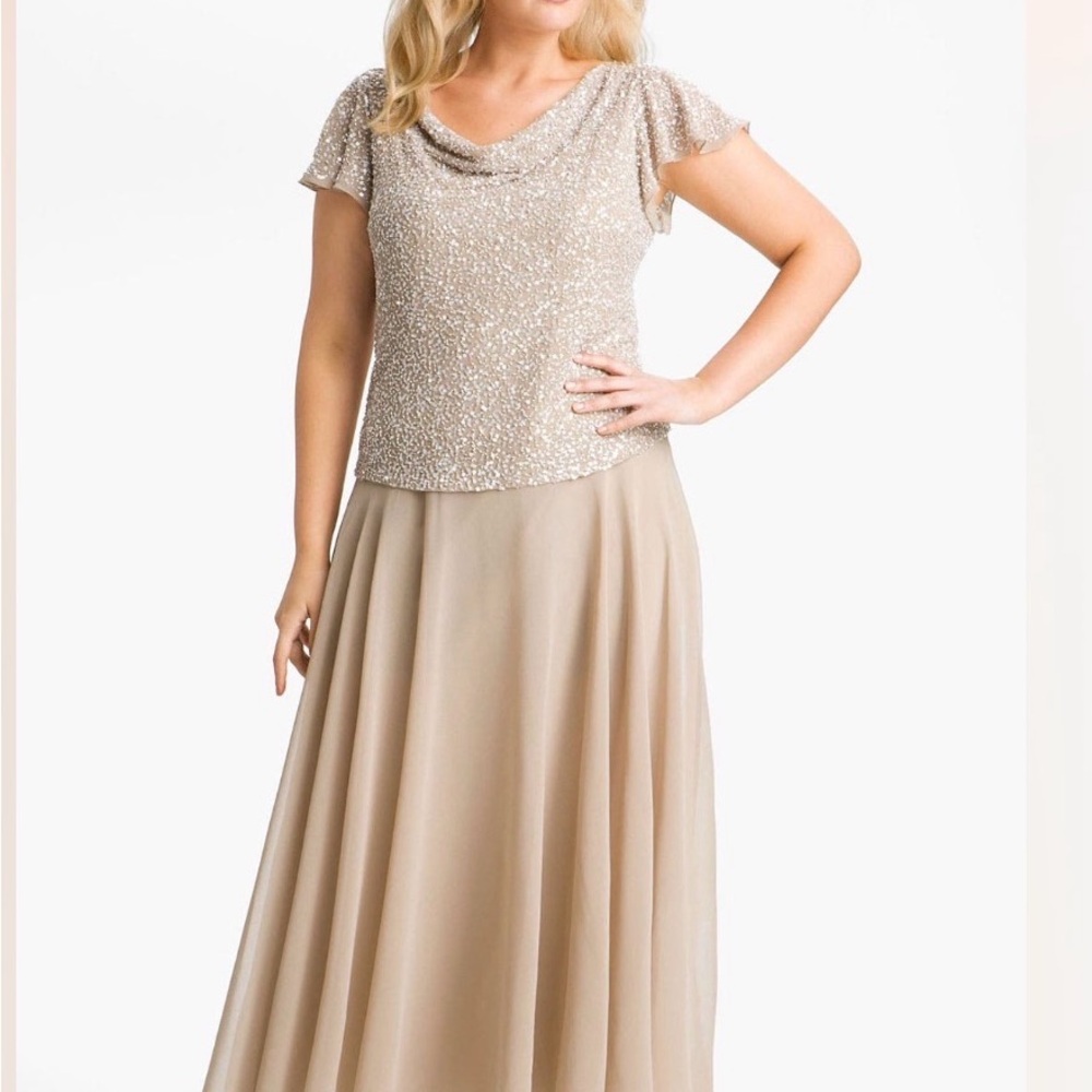 ♥️Lovely J Kara Gold Sequin Maxi Dress. Light gold/beige color. Size 12 - Picture 1 of 9